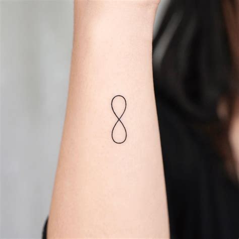 tatuajes infinito amor|Tatuajes del infinito: 25 diseños increíbles de este。